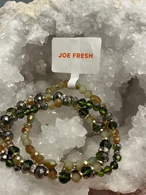 😍CLEARANCE - B55 NWT JOE FRESH 3 Strand Green Gold Beaded Stretch Bracelet